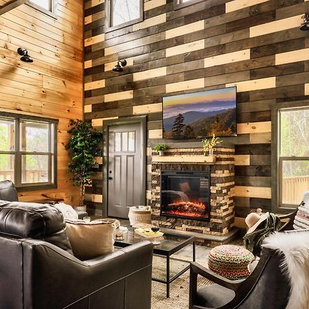 Mountainscape - Brand New Cabin W Views - Hottub - Firetable - Ps5 - Pooltable - 3 Pools Gatlinburg Exterior foto