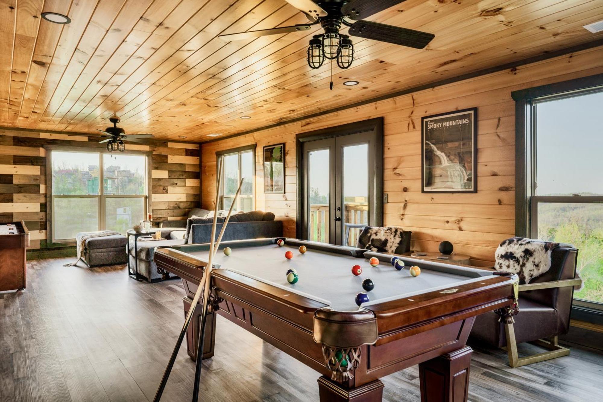 Mountainscape - Brand New Cabin W Views - Hottub - Firetable - Ps5 - Pooltable - 3 Pools Gatlinburg Exterior foto