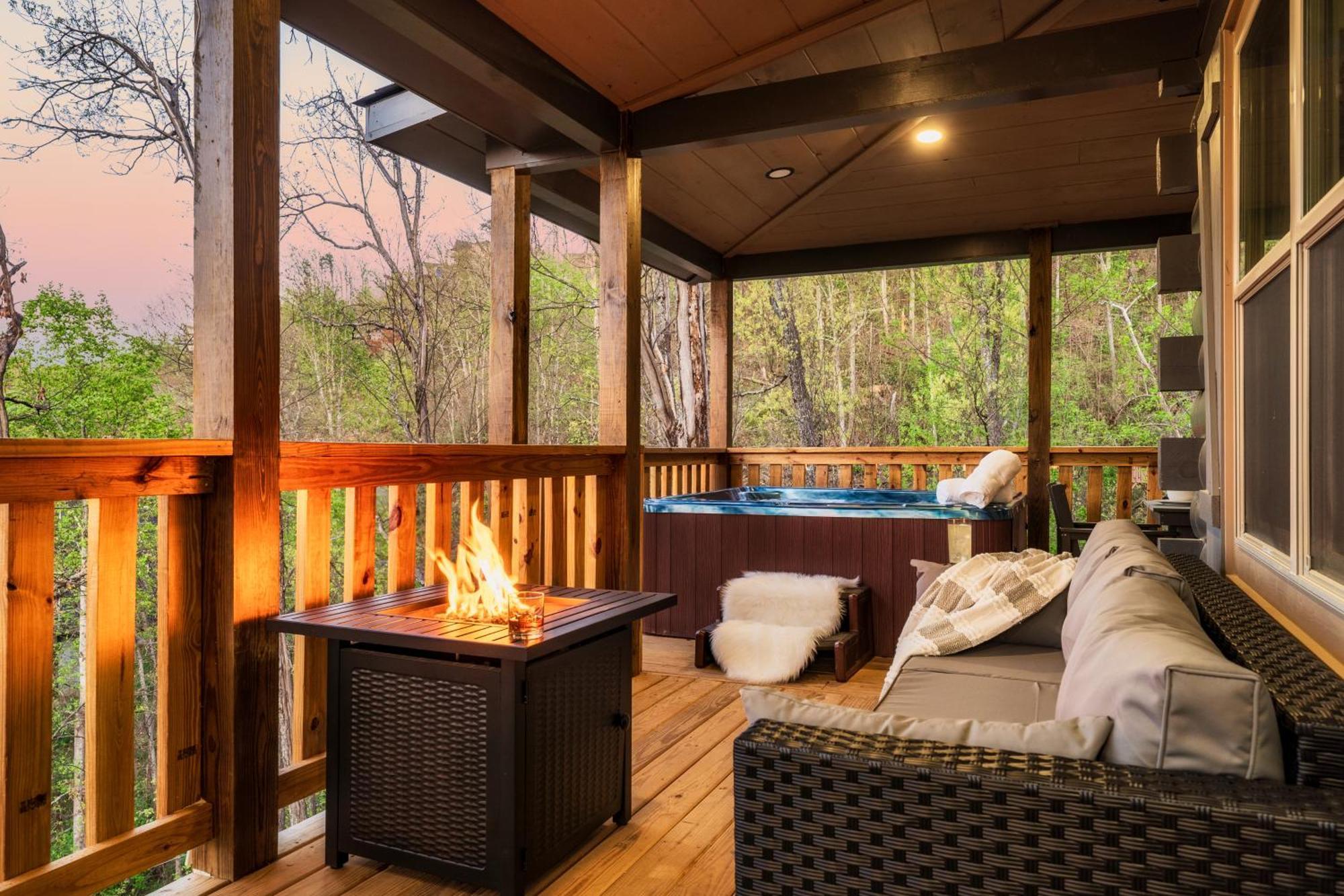 Mountainscape - Brand New Cabin W Views - Hottub - Firetable - Ps5 - Pooltable - 3 Pools Gatlinburg Exterior foto