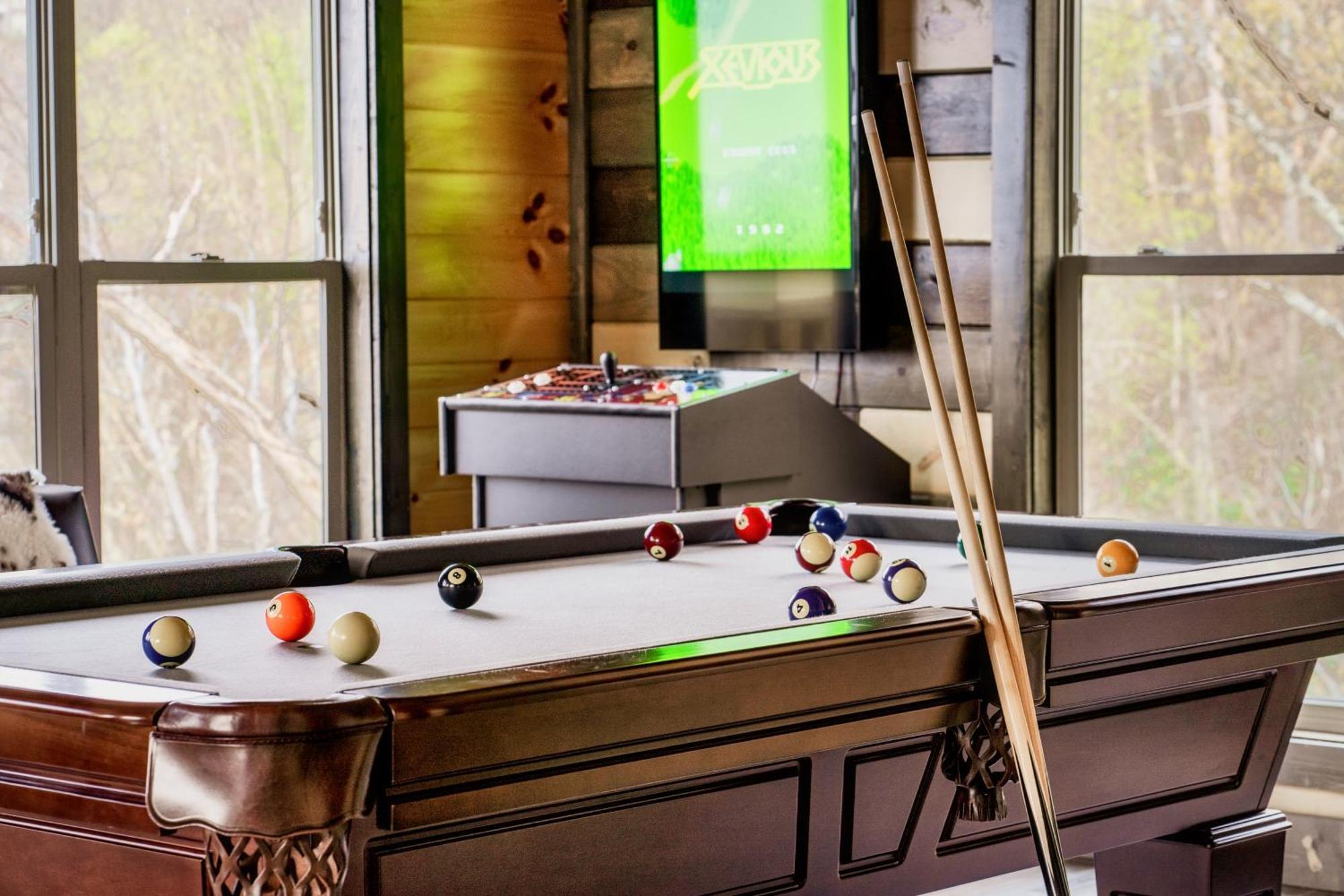 Mountainscape - Brand New Cabin W Views - Hottub - Firetable - Ps5 - Pooltable - 3 Pools Gatlinburg Exterior foto