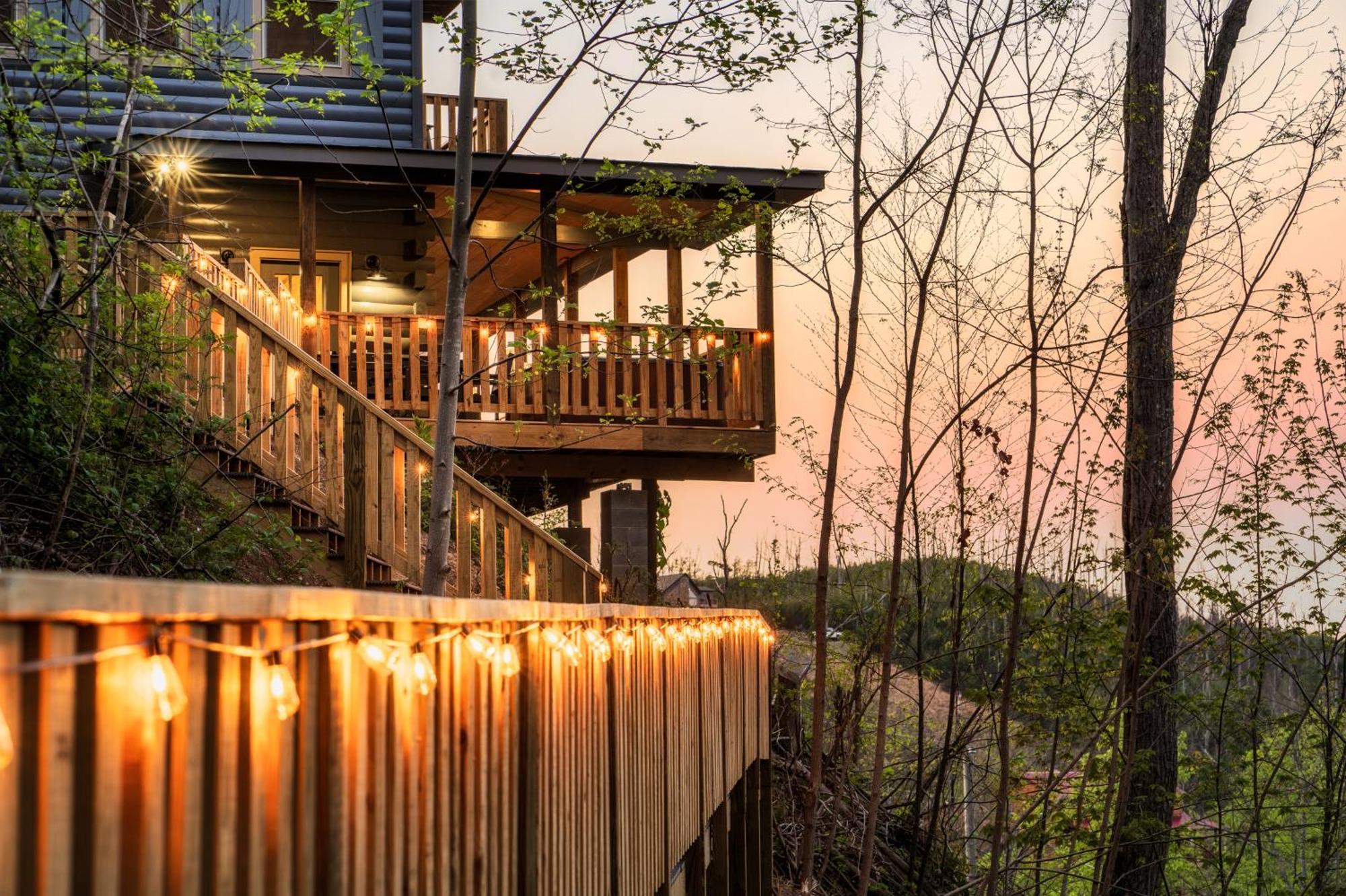 Mountainscape - Brand New Cabin W Views - Hottub - Firetable - Ps5 - Pooltable - 3 Pools Gatlinburg Exterior foto