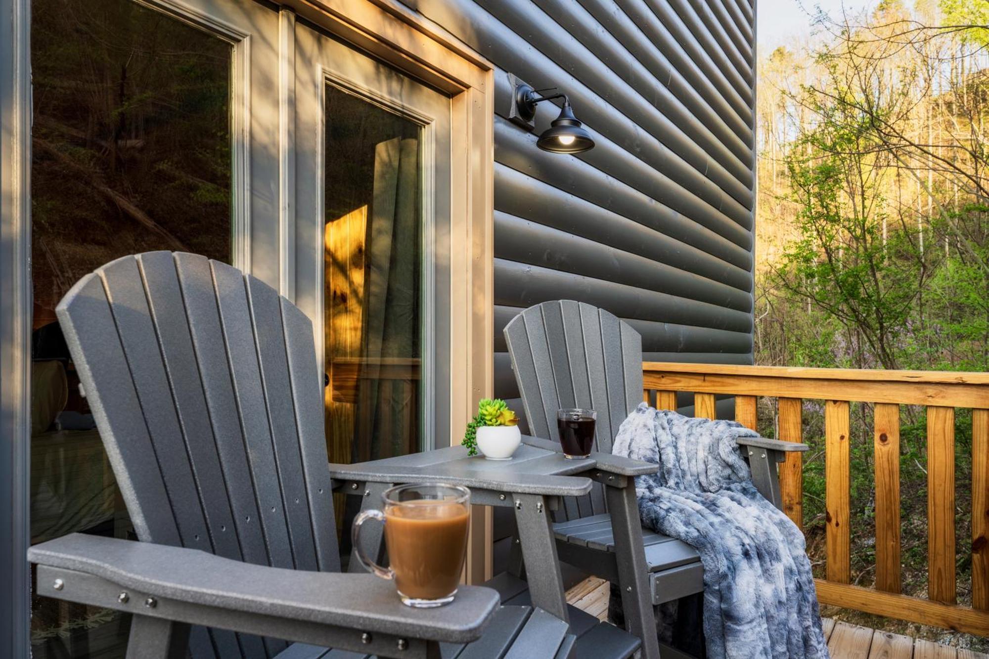 Mountainscape - Brand New Cabin W Views - Hottub - Firetable - Ps5 - Pooltable - 3 Pools Gatlinburg Exterior foto